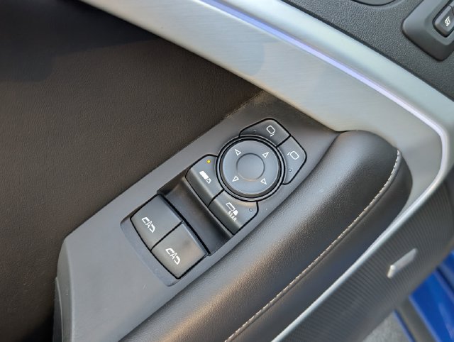 Used 2016 Chevrolet Camaro SS RWD image 12