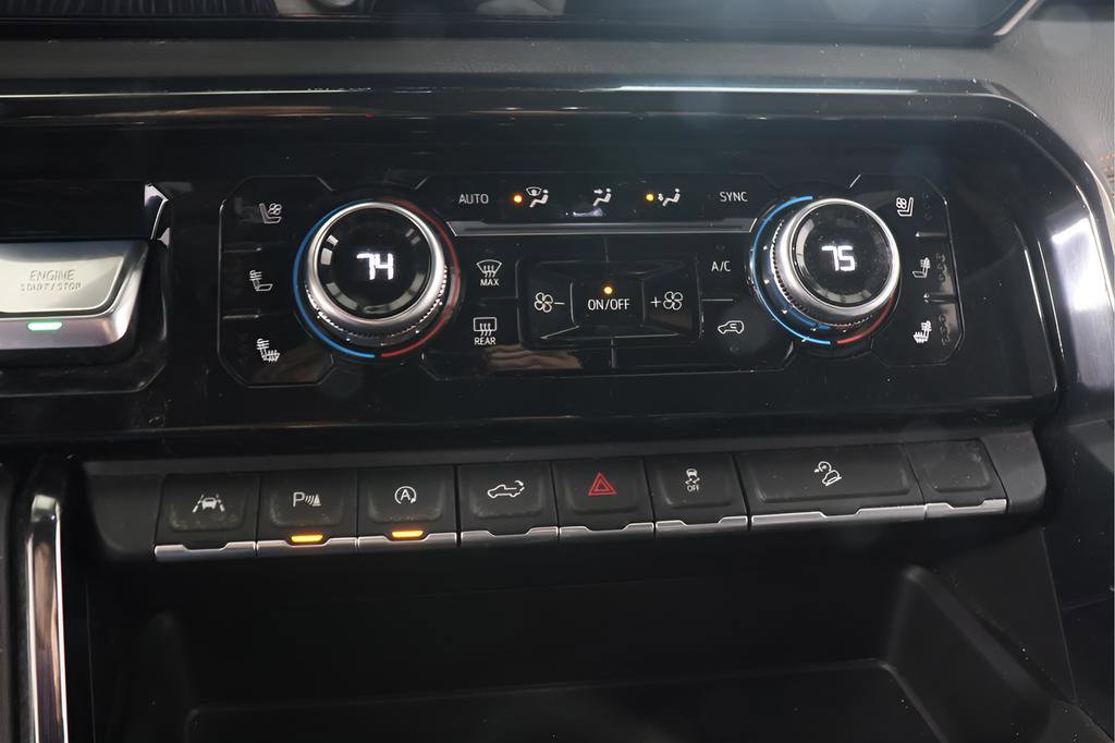 Used 2024 GMC Sierra 1500 AT4 w/ Technology Package image 10