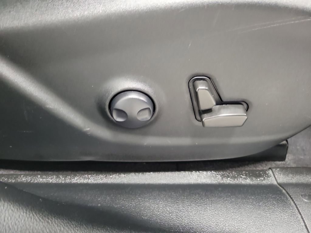 Used 2022 Jeep Cherokee Latitude Lux w/ Sun & Sound Group image 18