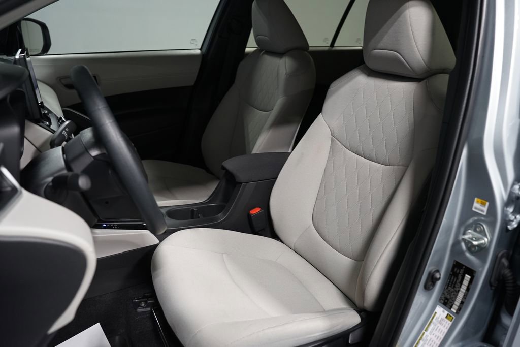 Used 2025 Toyota Corolla Cross L FWD image 23