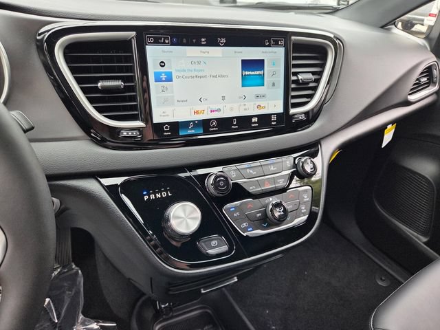 New 2026 Chrysler Voyager LX FWD image 21