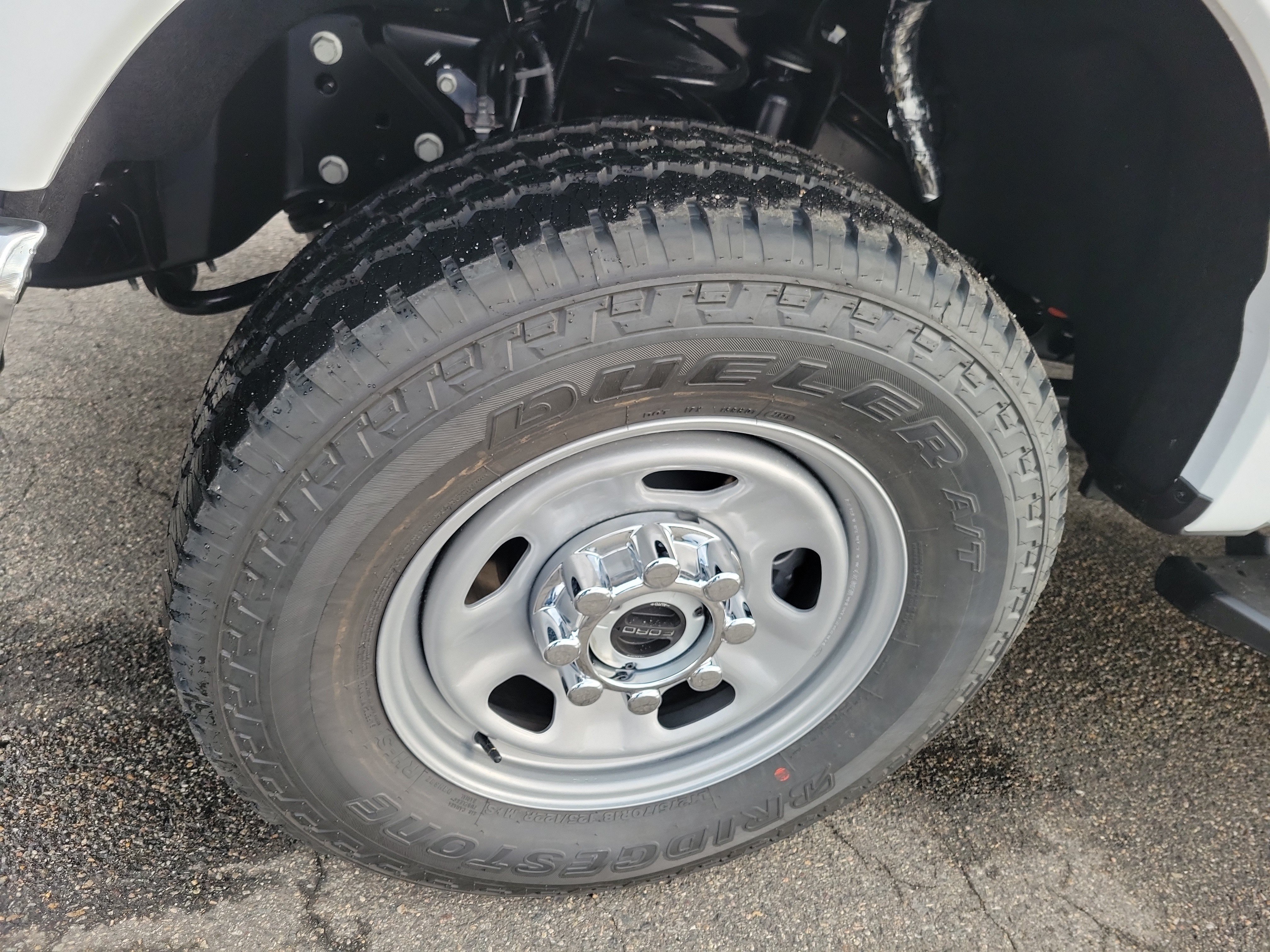 New 2026 Ford F350 XL w/ FX4 Off-Road Package AWD/4WD image 8