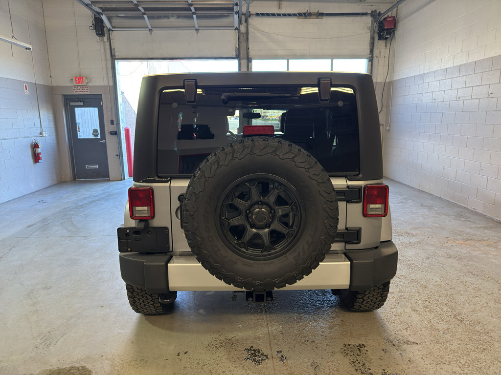 Used 2013 Jeep Wrangler Unlimited Sahara w/ Connectivity Group image 5
