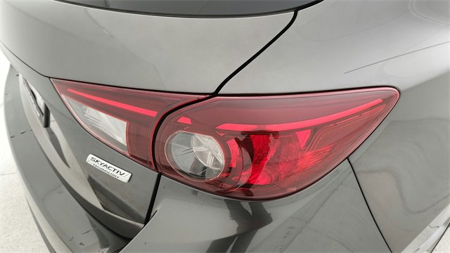 Used 2018 MAZDA MAZDA3 Touring image 11