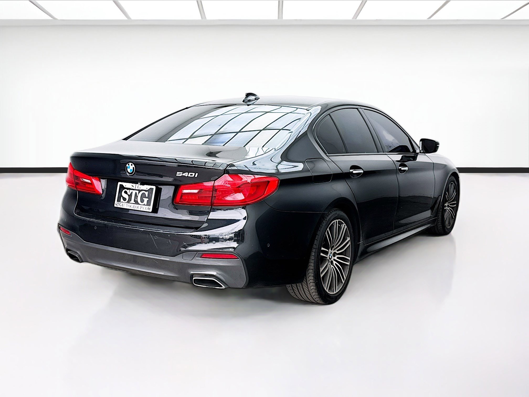 Used 2017 BMW 540i image 4