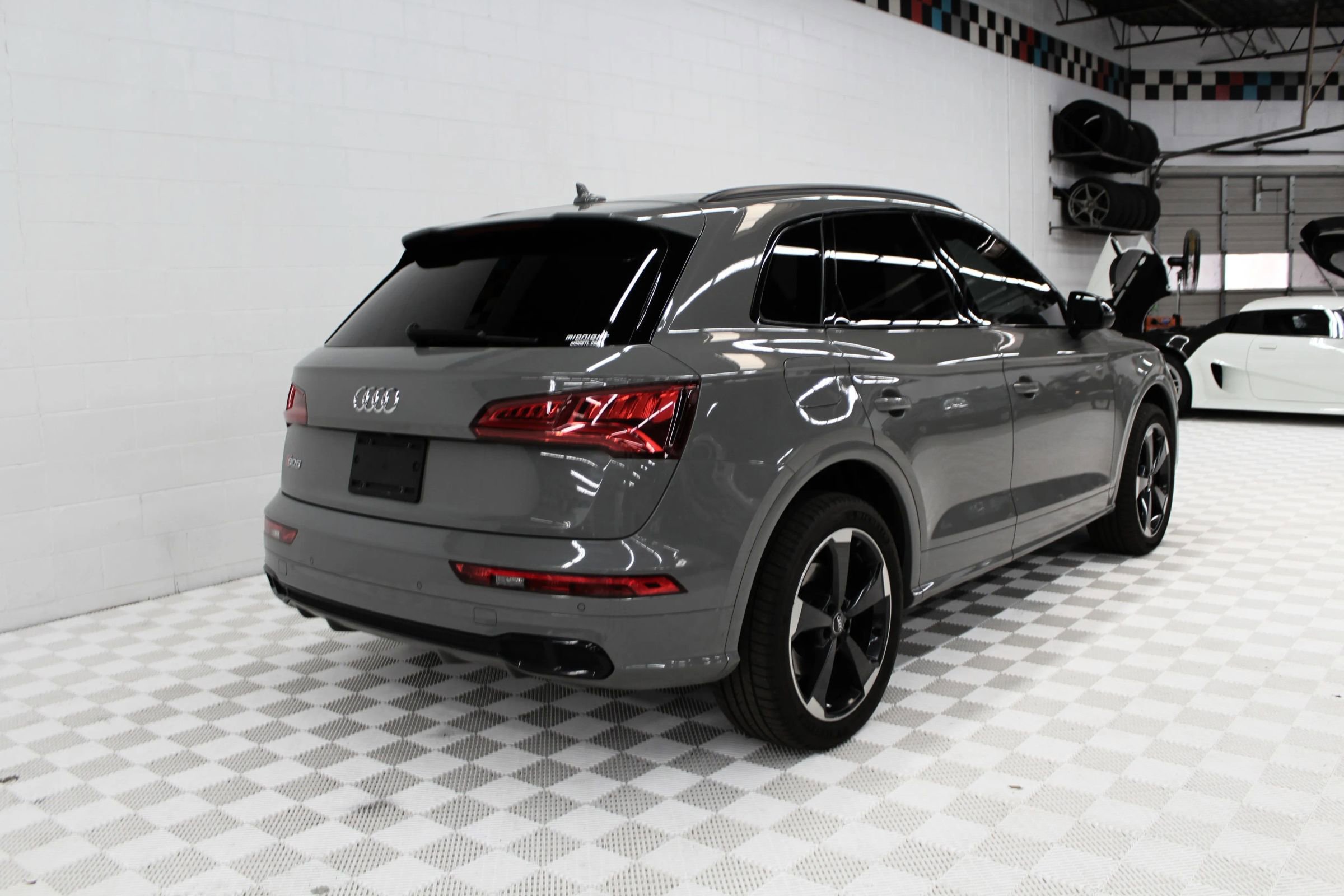 Used 2019 Audi SQ5 Premium Plus w/ Premium Plus Package image 4