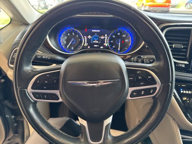 Used 2022 Chrysler Pacifica Limited image 17