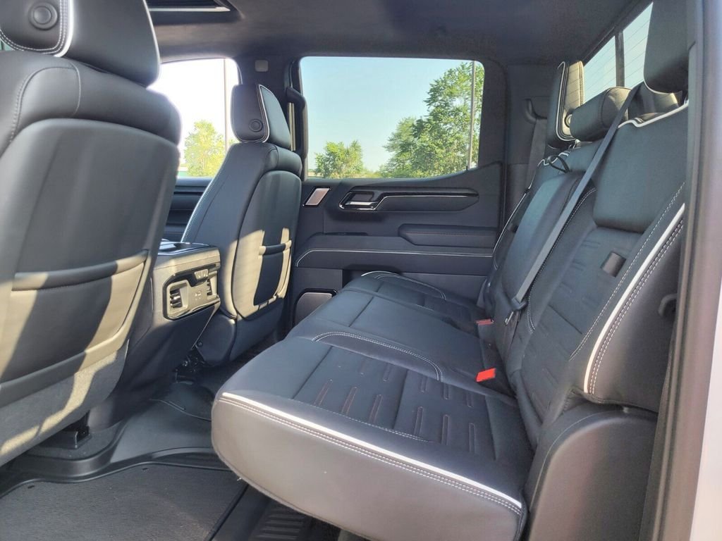 Used 2024 GMC Sierra 1500 AT4X AWD/4WD image 7