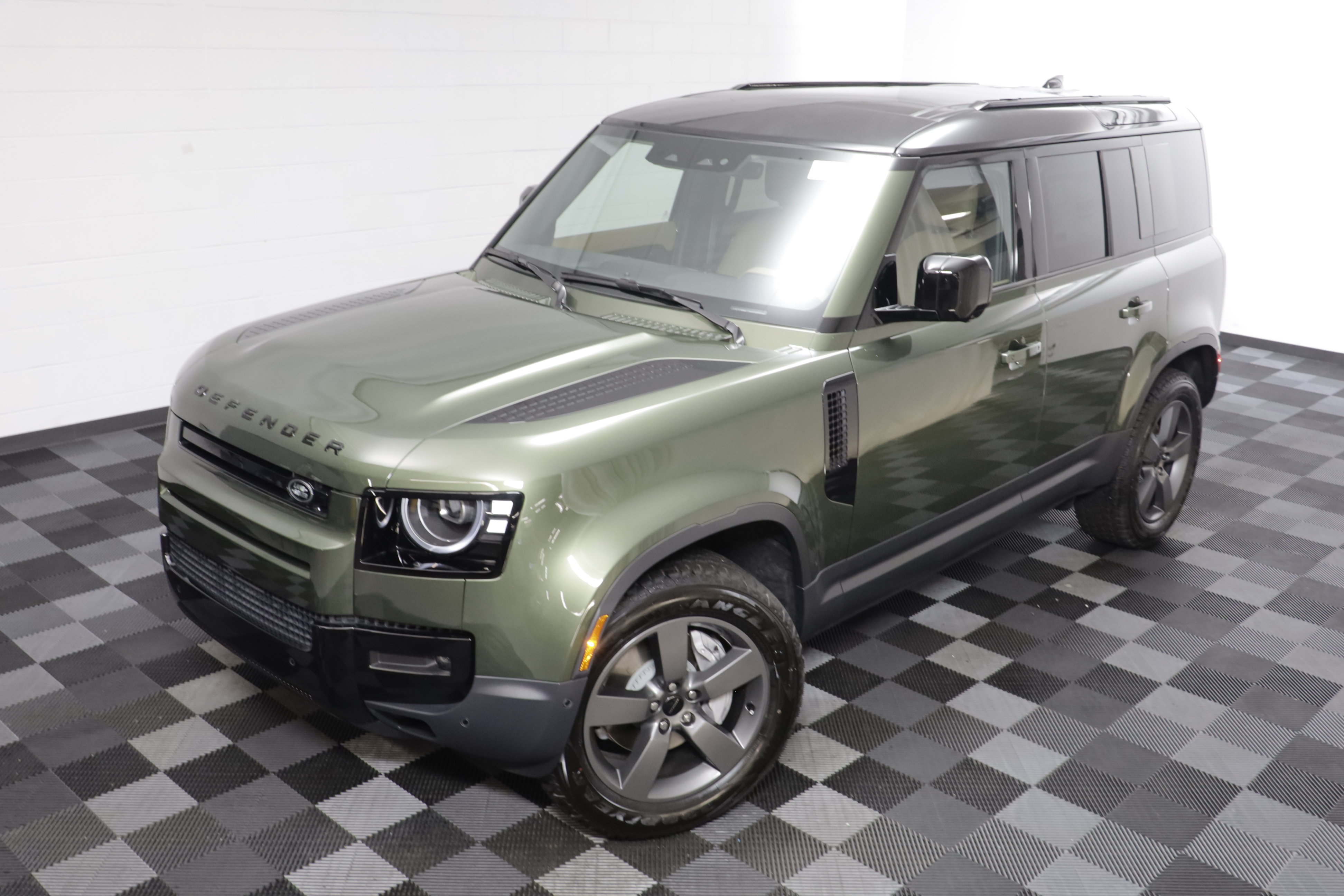 New 2026 Land Rover Defender 110 S AWD/4WD image 2