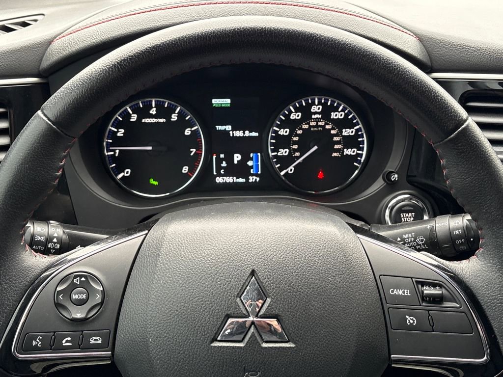 Used 2020 Mitsubishi Outlander LE image 21