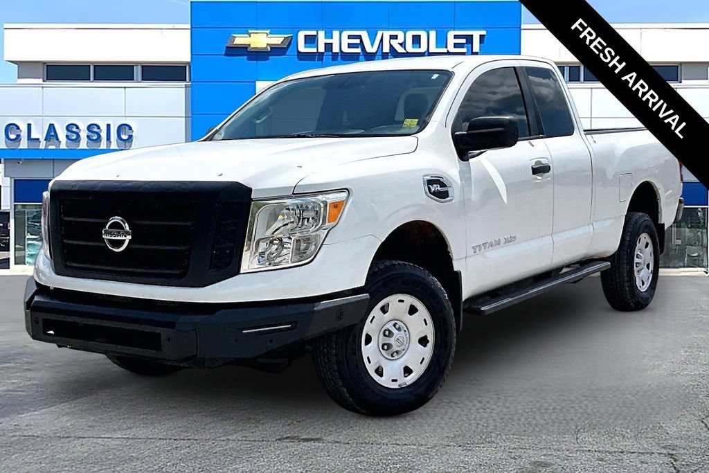 Used 2017 Nissan Titan S AWD/4WD image 2