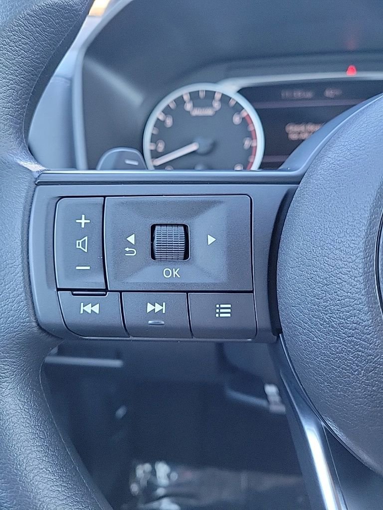 Used 2023 Nissan Rogue S image 24