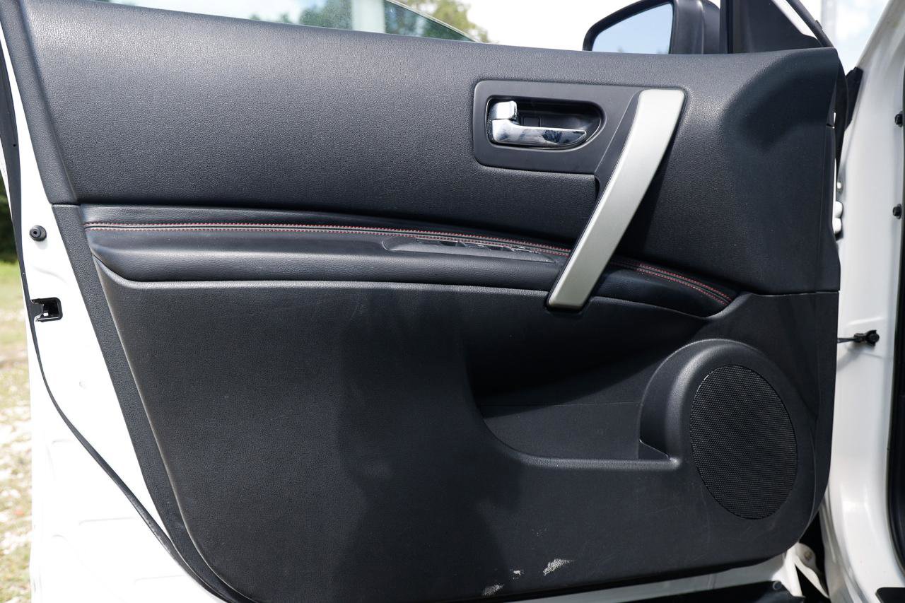 Used 2011 Nissan Rogue SV w/ SL Pkg image 38