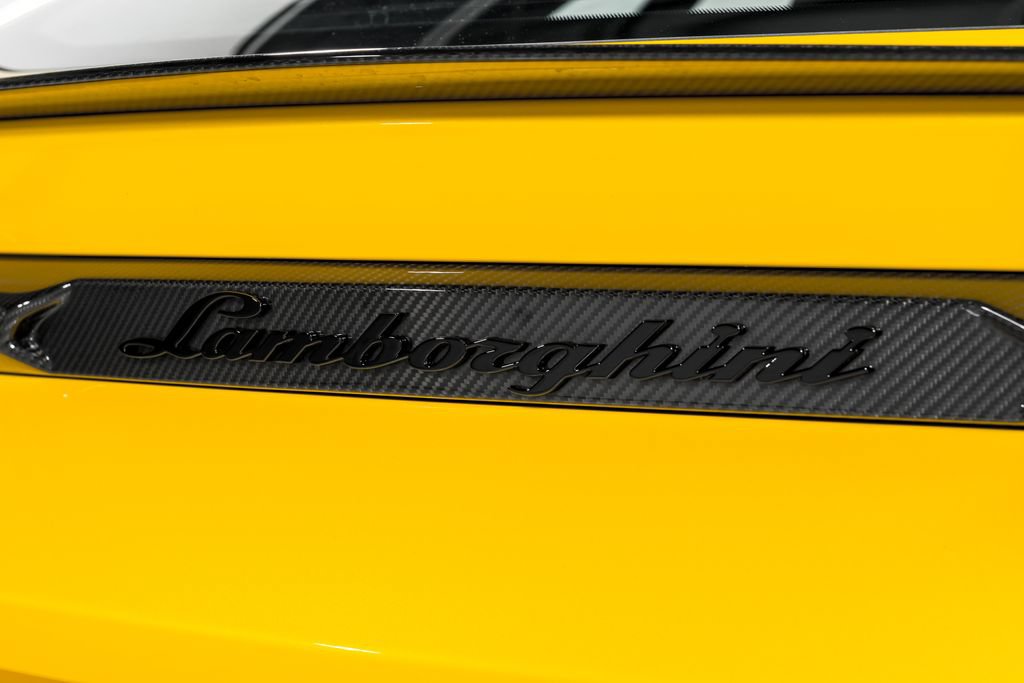 Used 2023 Lamborghini Urus Performante AWD/4WD image 61