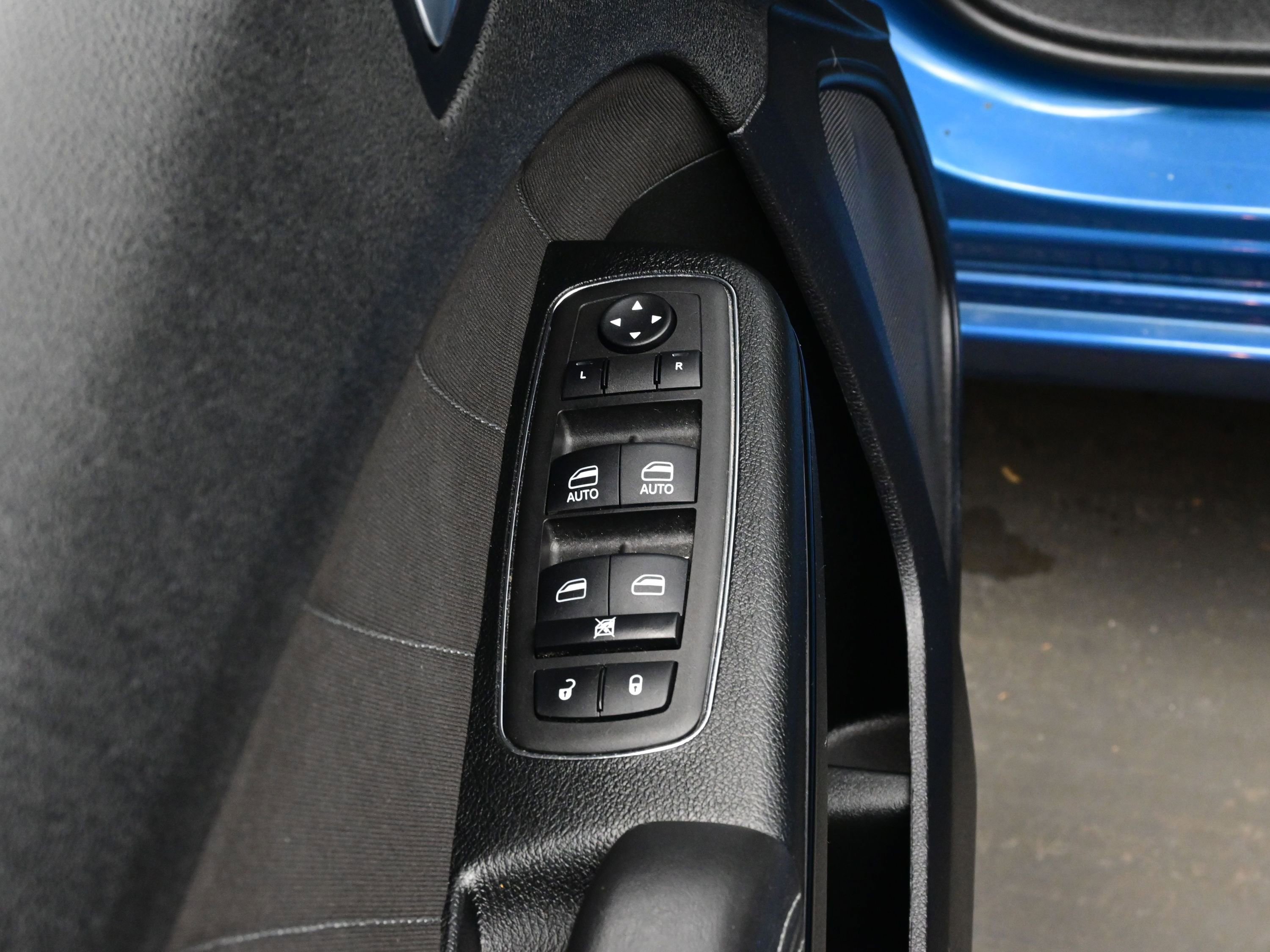 Used 2023 Dodge Charger SXT w/ Blacktop Package image 10