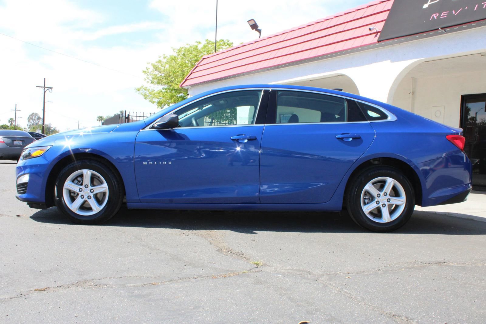 Used 2023 Chevrolet Malibu LS image 38