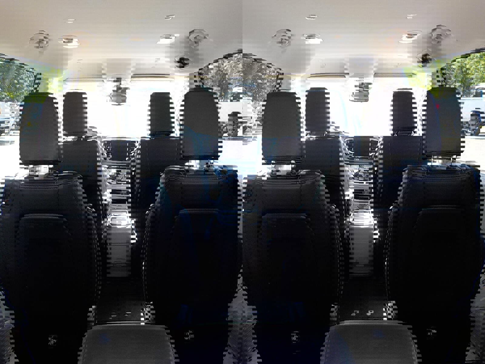 Used 2023 Chrysler Pacifica Touring-L image 9