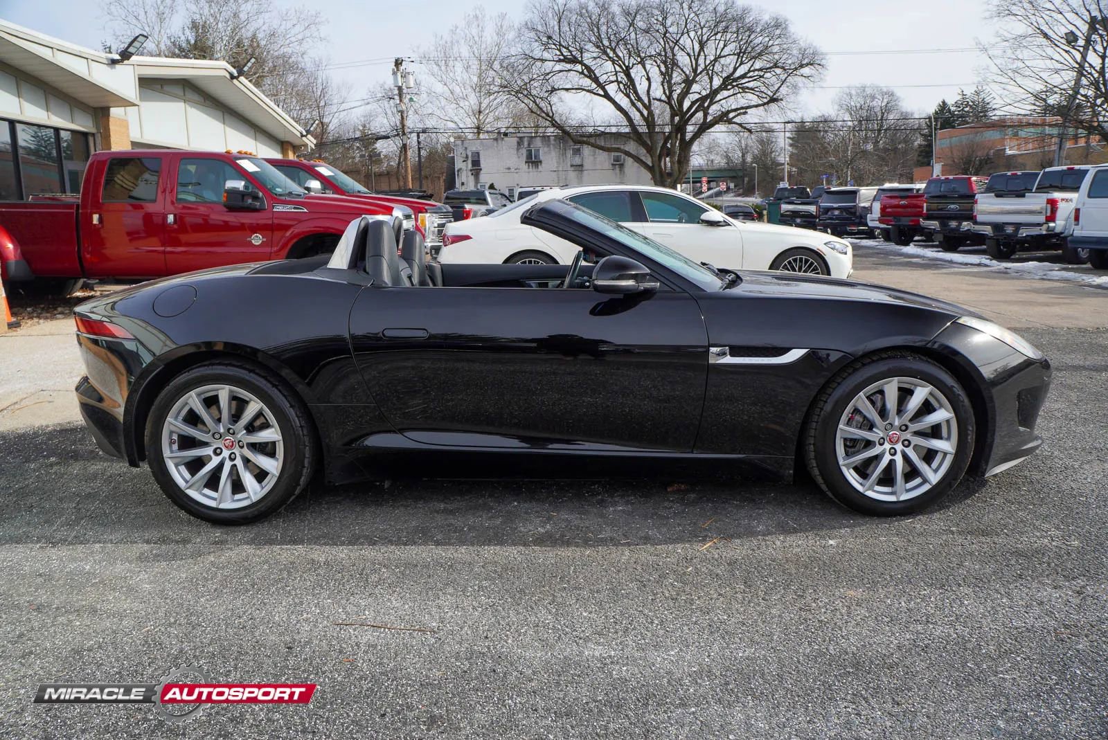 Used 2017 Jaguar F-TYPE Convertible RWD image 8