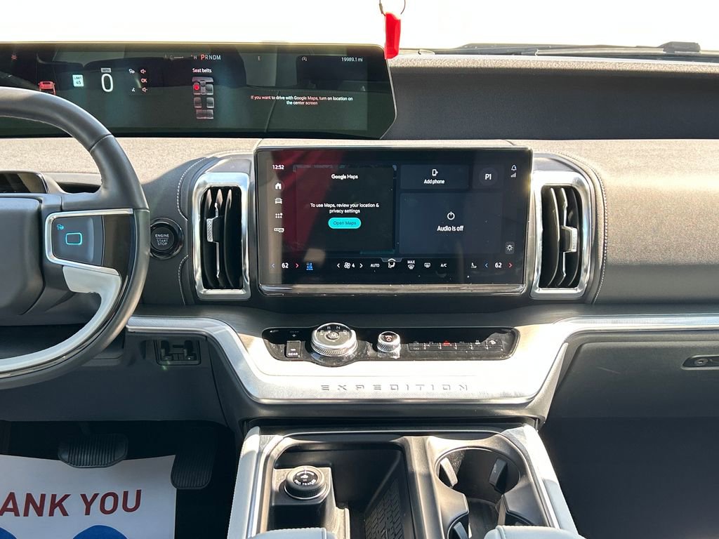 Used 2025 Ford Expedition Platinum image 19