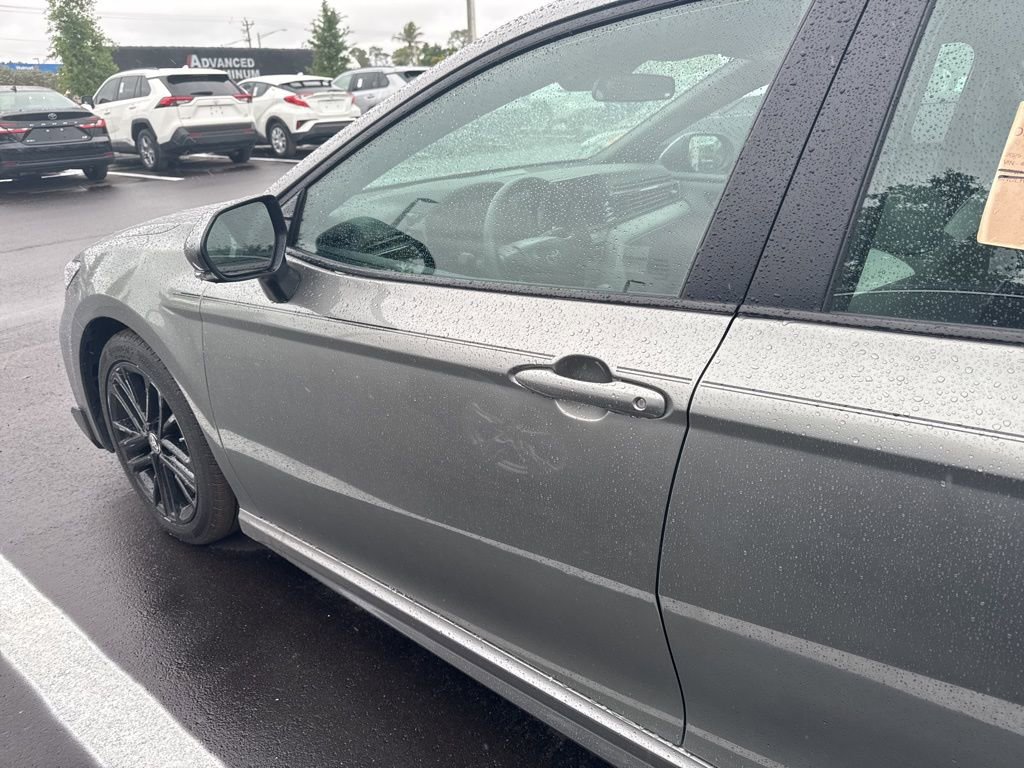 Used 2025 Toyota Camry SE image 8