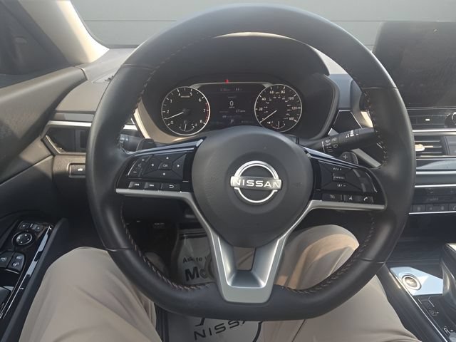 Certified 2025 Nissan Altima 2.5 SR w/ SR Premium Package FWD image 14