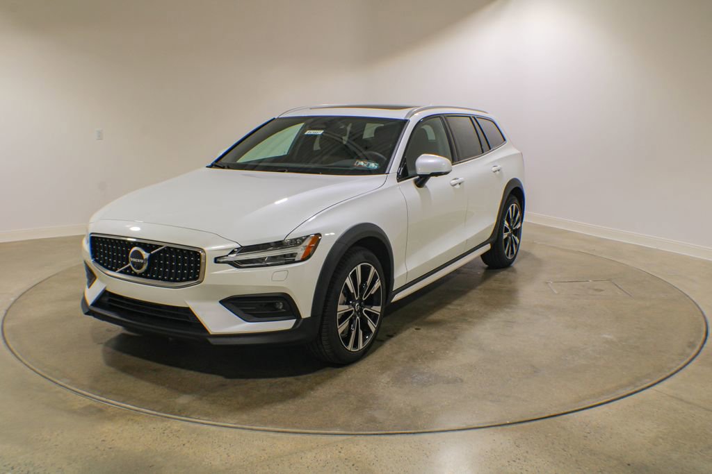 New 2026 Volvo V60 B5 Cross Country Ultra w/ Climate Package