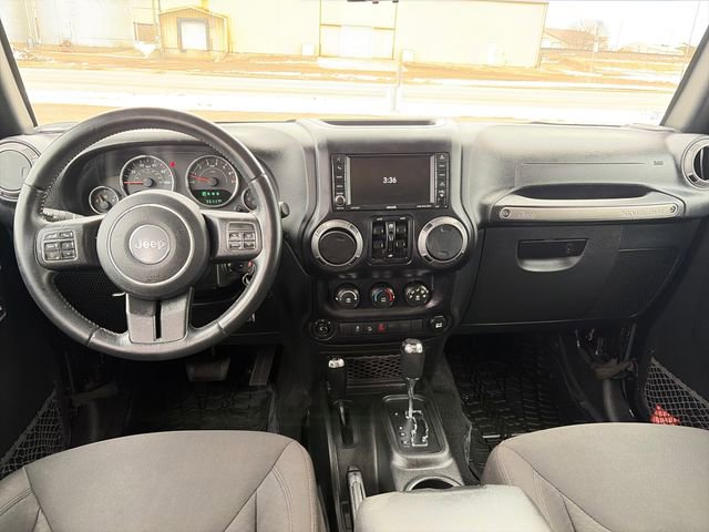 Used 2017 Jeep Wrangler Unlimited Willys image 28