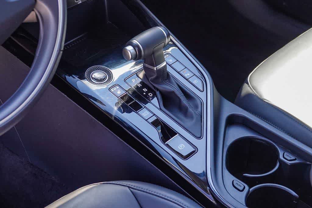 Certified 2024 Kia Niro EX FWD image 18