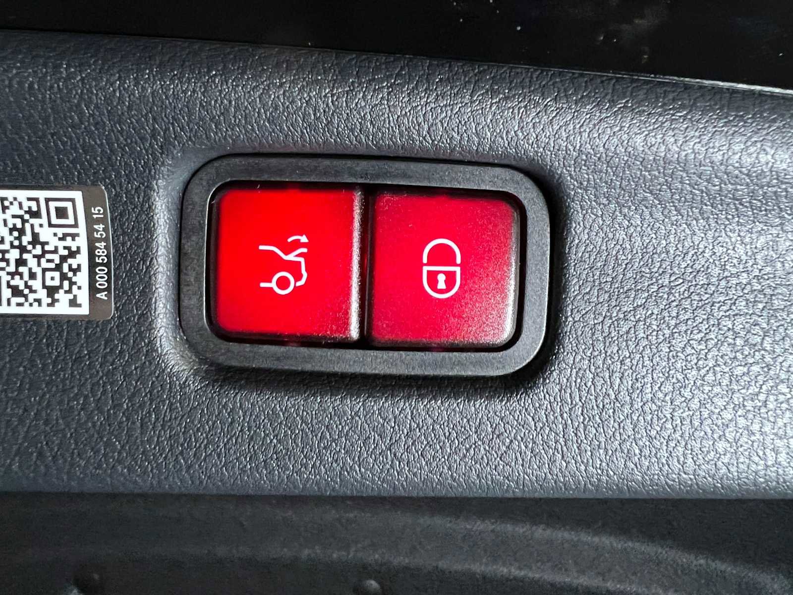 Certified 2025 Mercedes-Benz C 300 4MATIC Sedan image 16