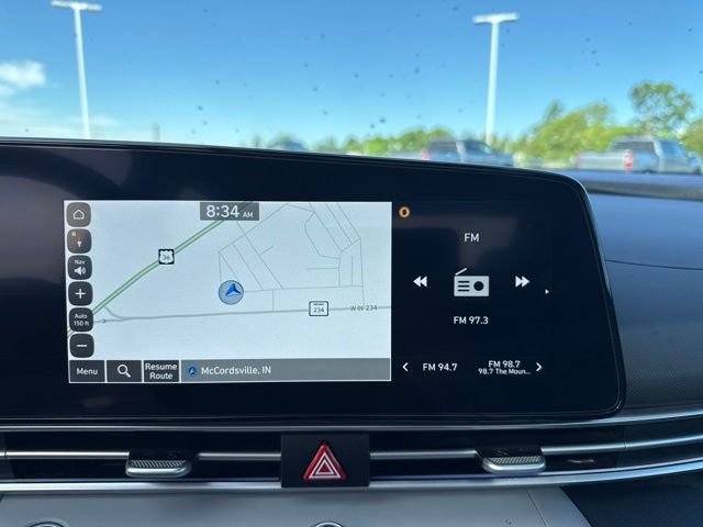 Used 2025 Hyundai Elantra Limited FWD image 23