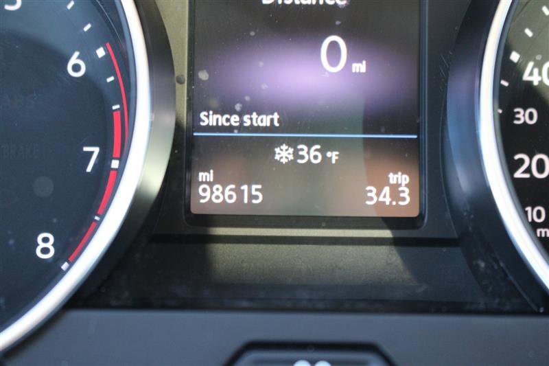 Used 2018 Volkswagen Tiguan SEL image 16