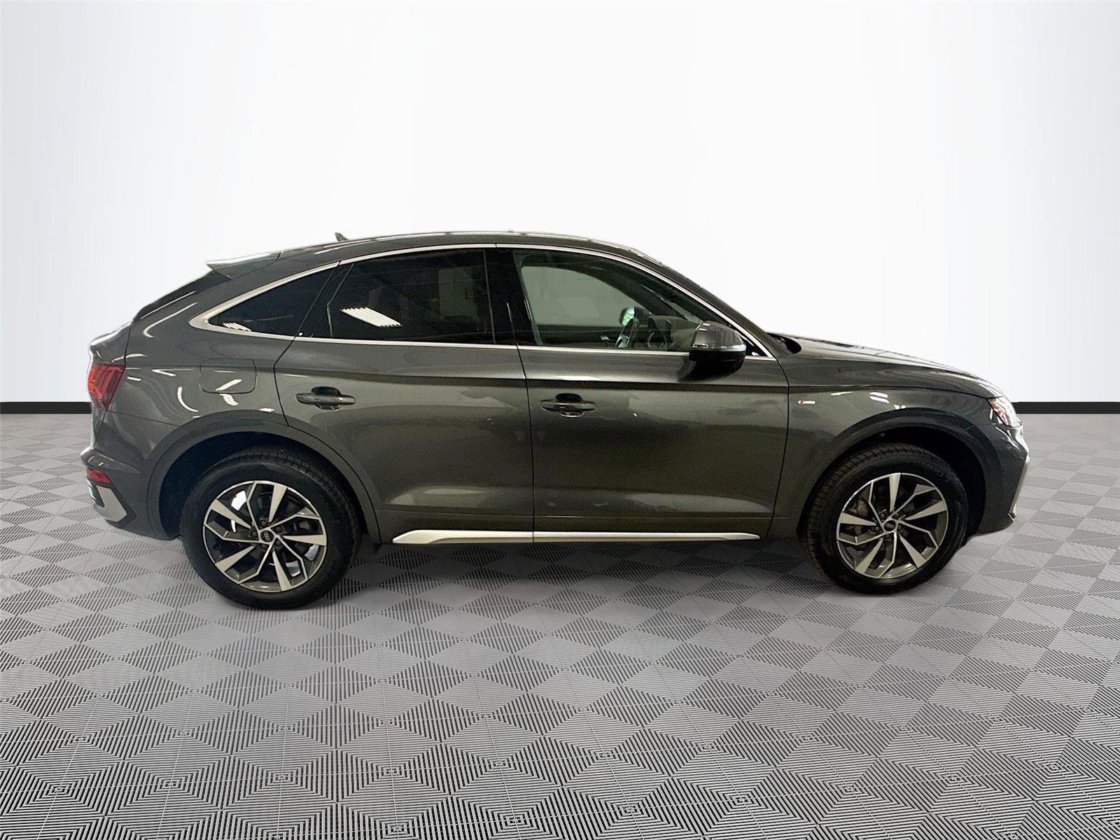 Certified 2023 Audi Q5 2.0T Premium Plus w/ Premium Plus Package AWD/4WD image 8