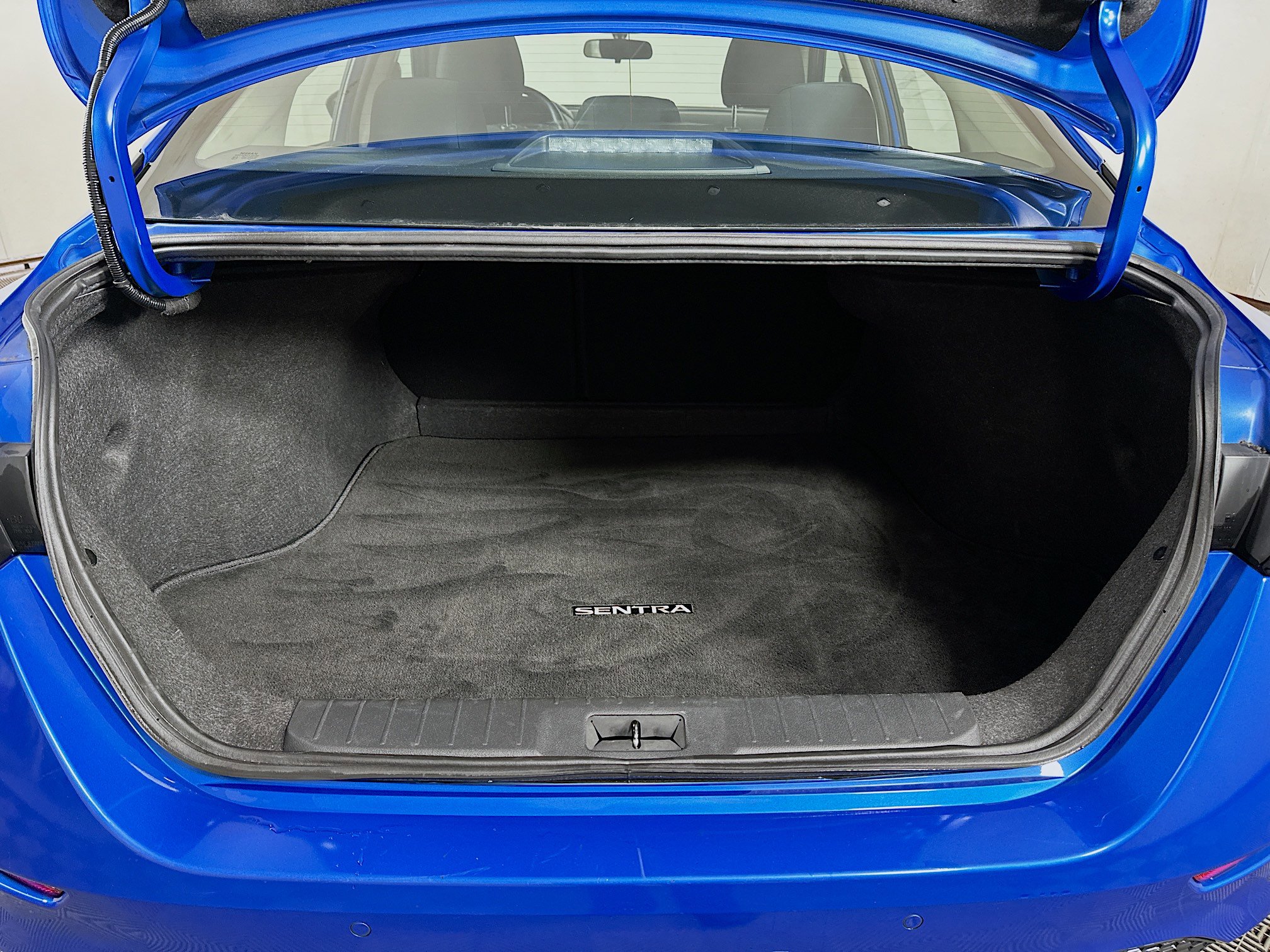 Used 2024 Nissan Sentra SV FWD image 23