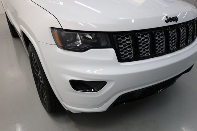 Used 2017 Jeep Grand Cherokee Altitude image 37