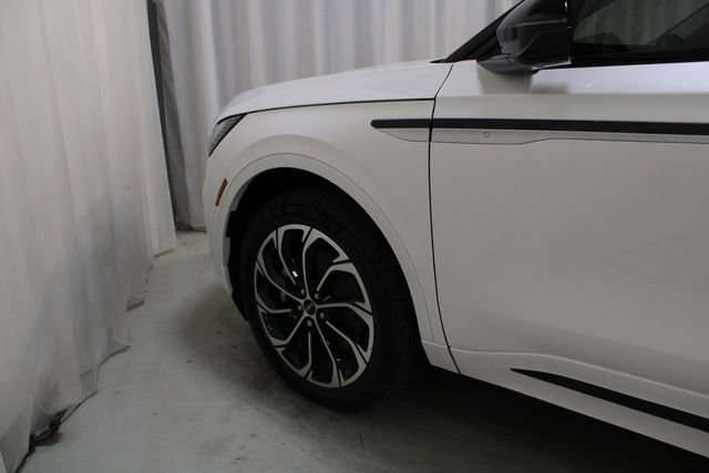 New 2026 Lincoln Nautilus Reserve AWD/4WD image 30