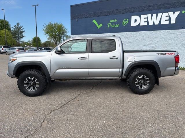 Used 2016 Toyota Tacoma TRD Off-Road AWD/4WD image 2