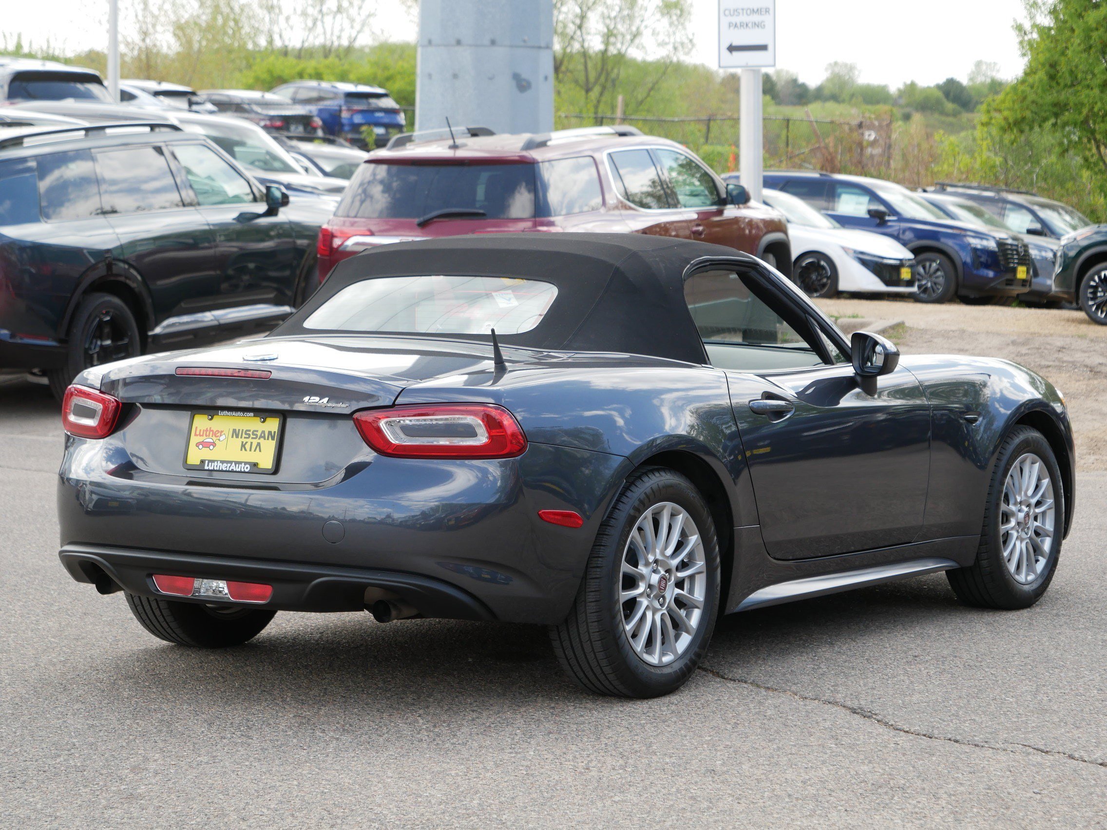 Used 2017 FIAT 124 Spider Classica RWD image 35