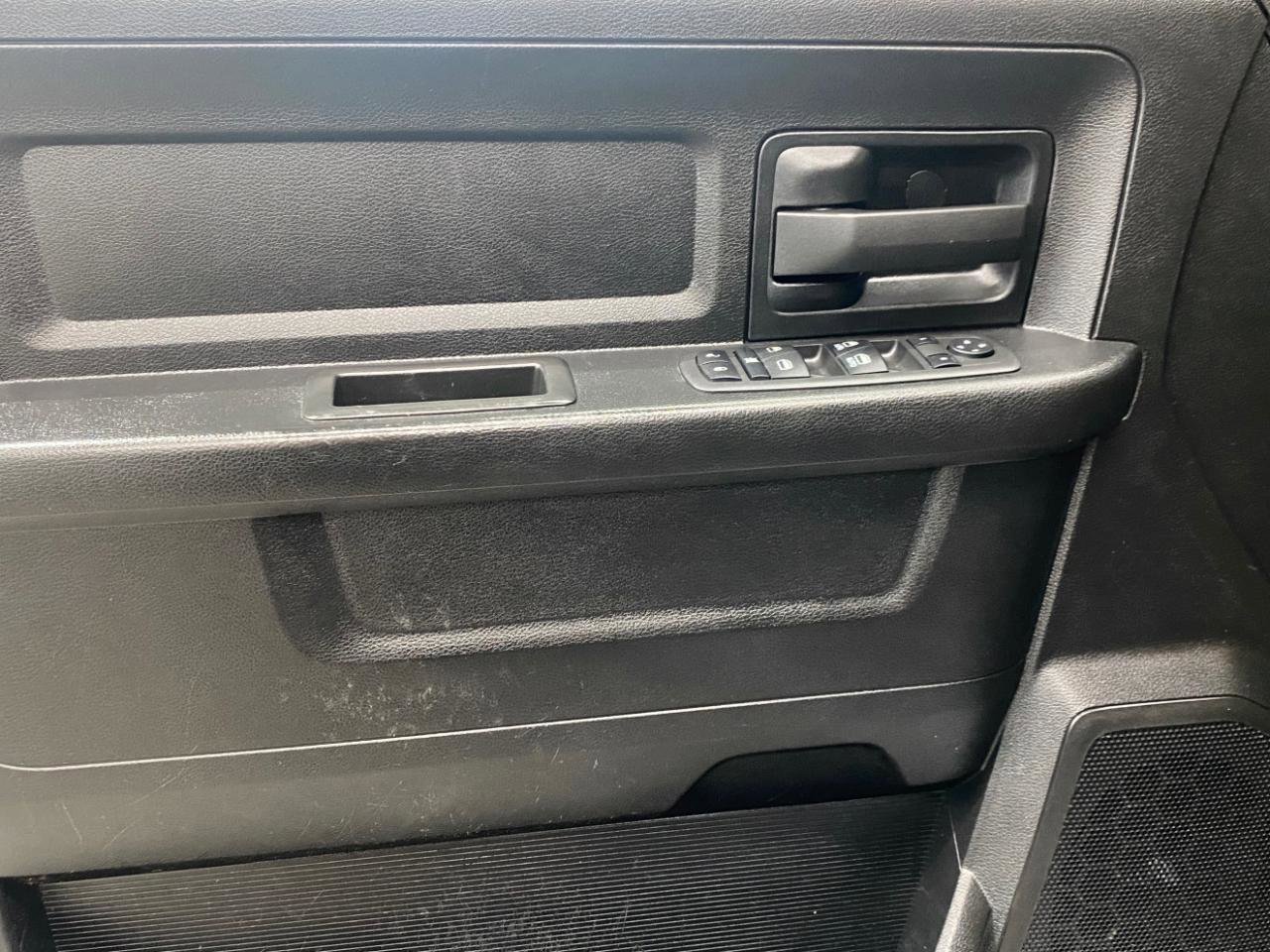 Used 2022 RAM 2500 Tradesman w/ Chrome Appearance Group image 11