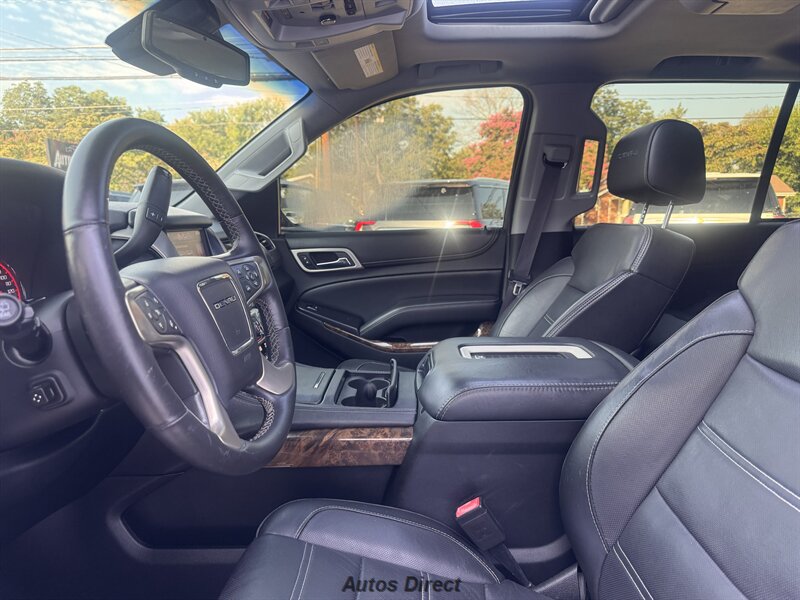 Used 2015 GMC Yukon Denali w/ Premium Package AWD/4WD image 18