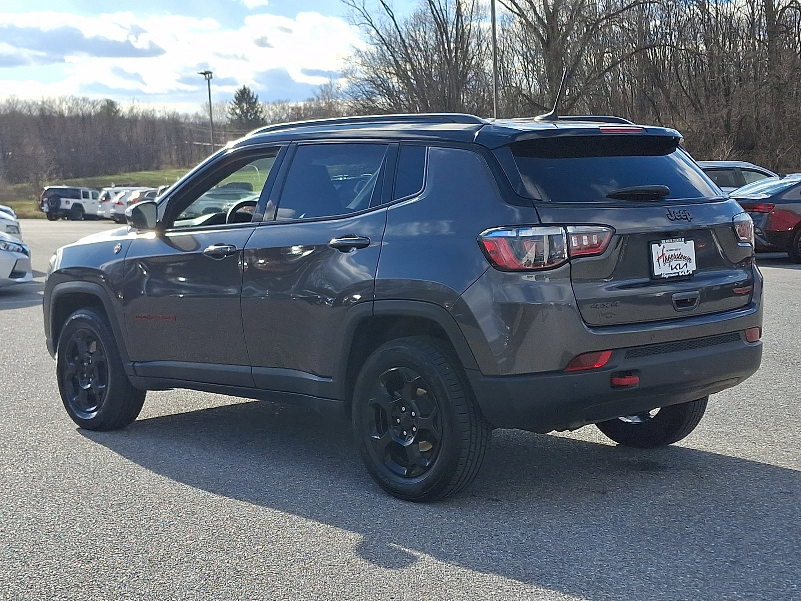 Used 2023 Jeep Compass Trailhawk image 4