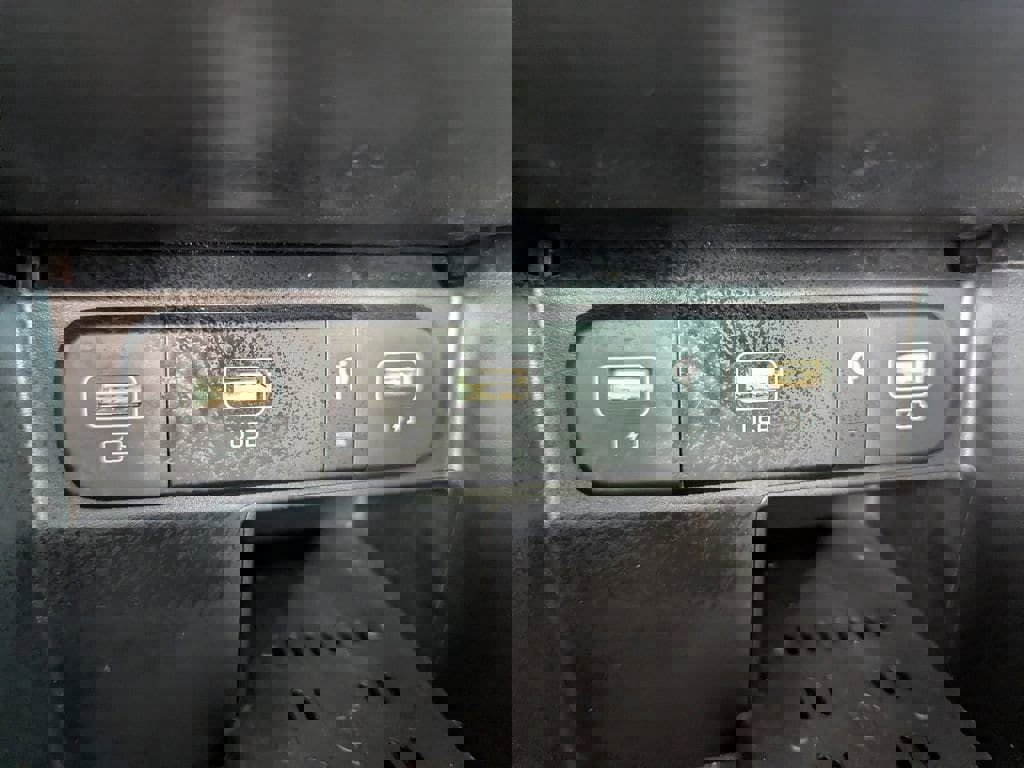 Used 2023 Kia Sorento SX image 23