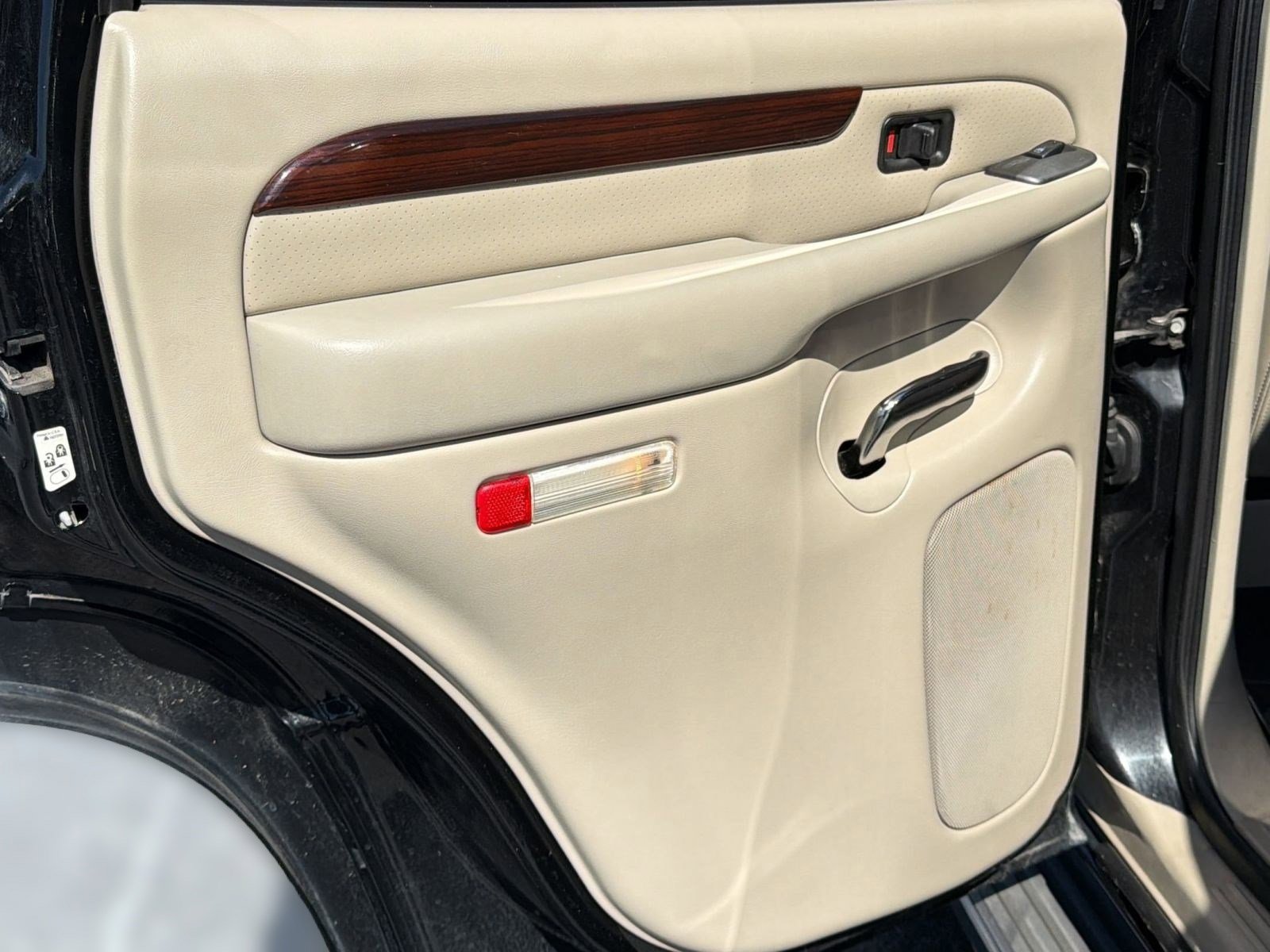 Used 2003 Cadillac Escalade 2WD w/ Marketing Vehicle Package image 22