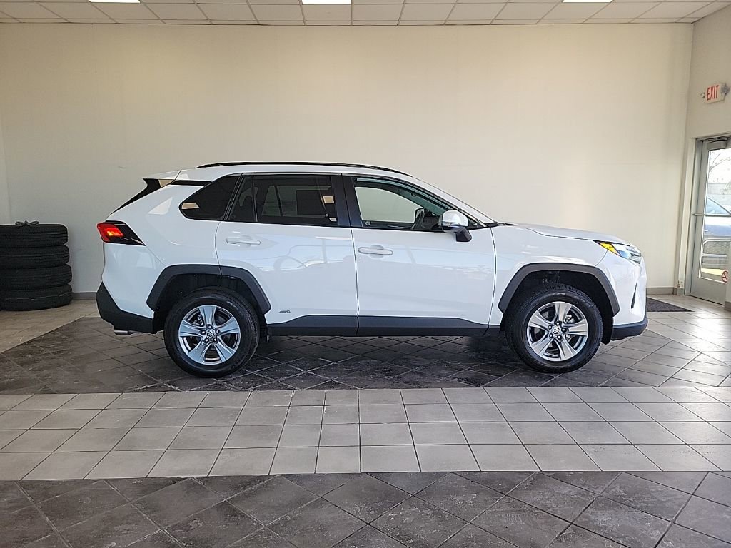 Used 2025 Toyota RAV4 XLE image 4