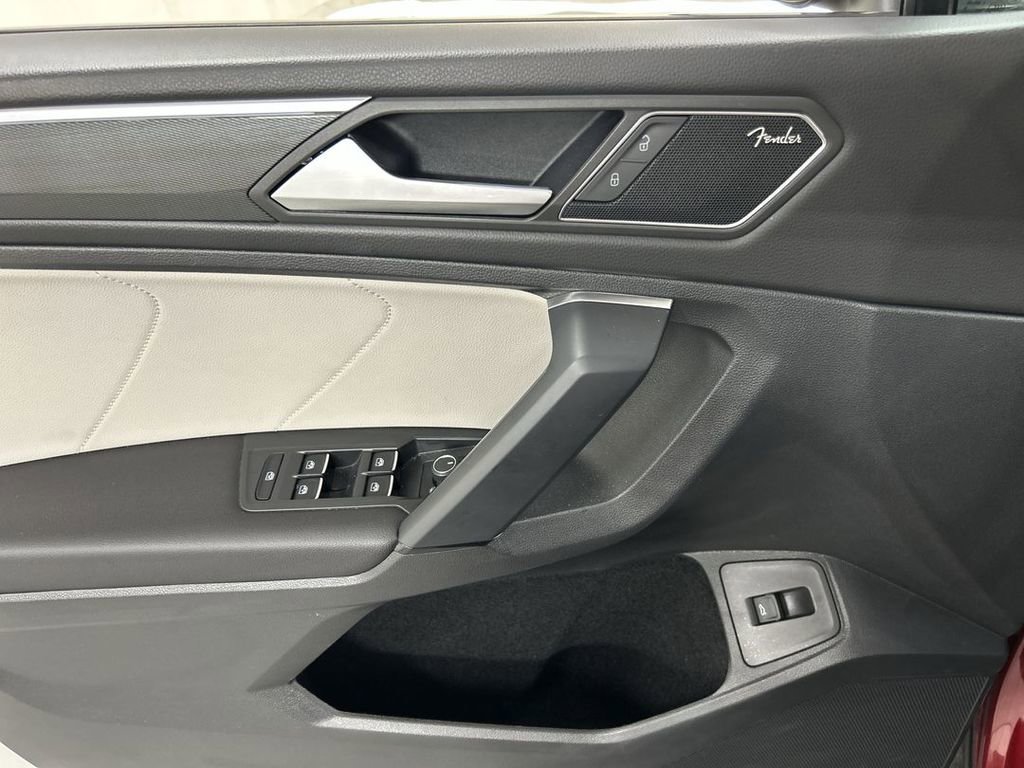 Used 2019 Volkswagen Tiguan SEL Premium AWD/4WD image 11