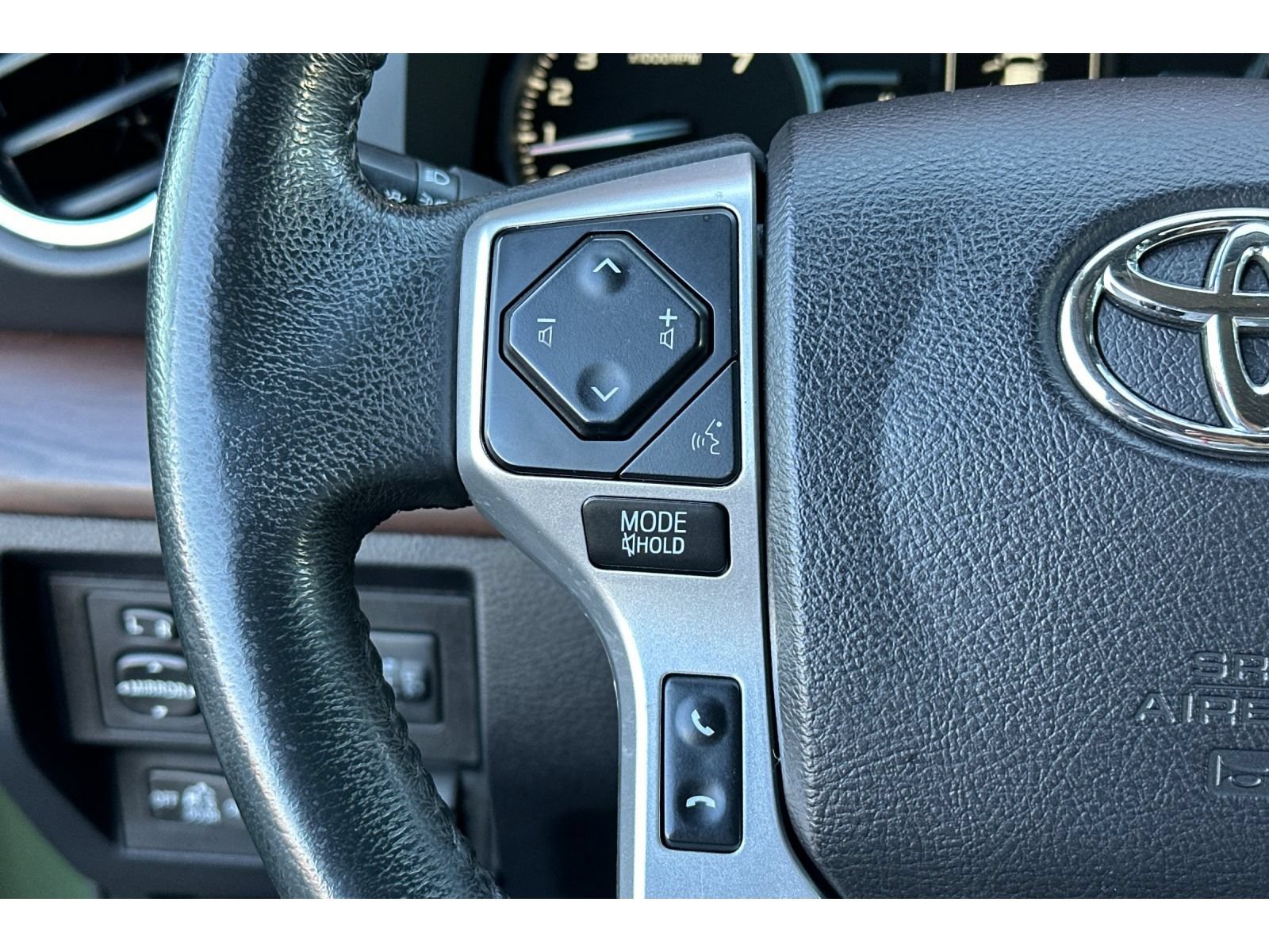Used 2021 Toyota Tundra Limited w/ Limited Premium Package RWD image 28