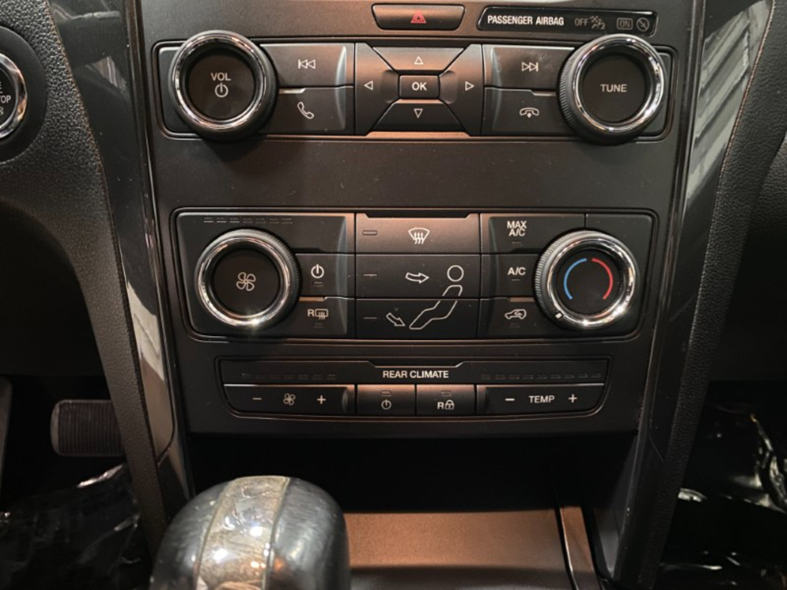 Used 2019 Ford Explorer XLT FWD image 37