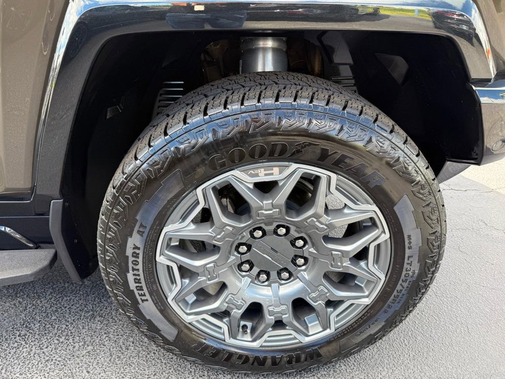 Used 2024 GMC Hummer EV 3X image 34