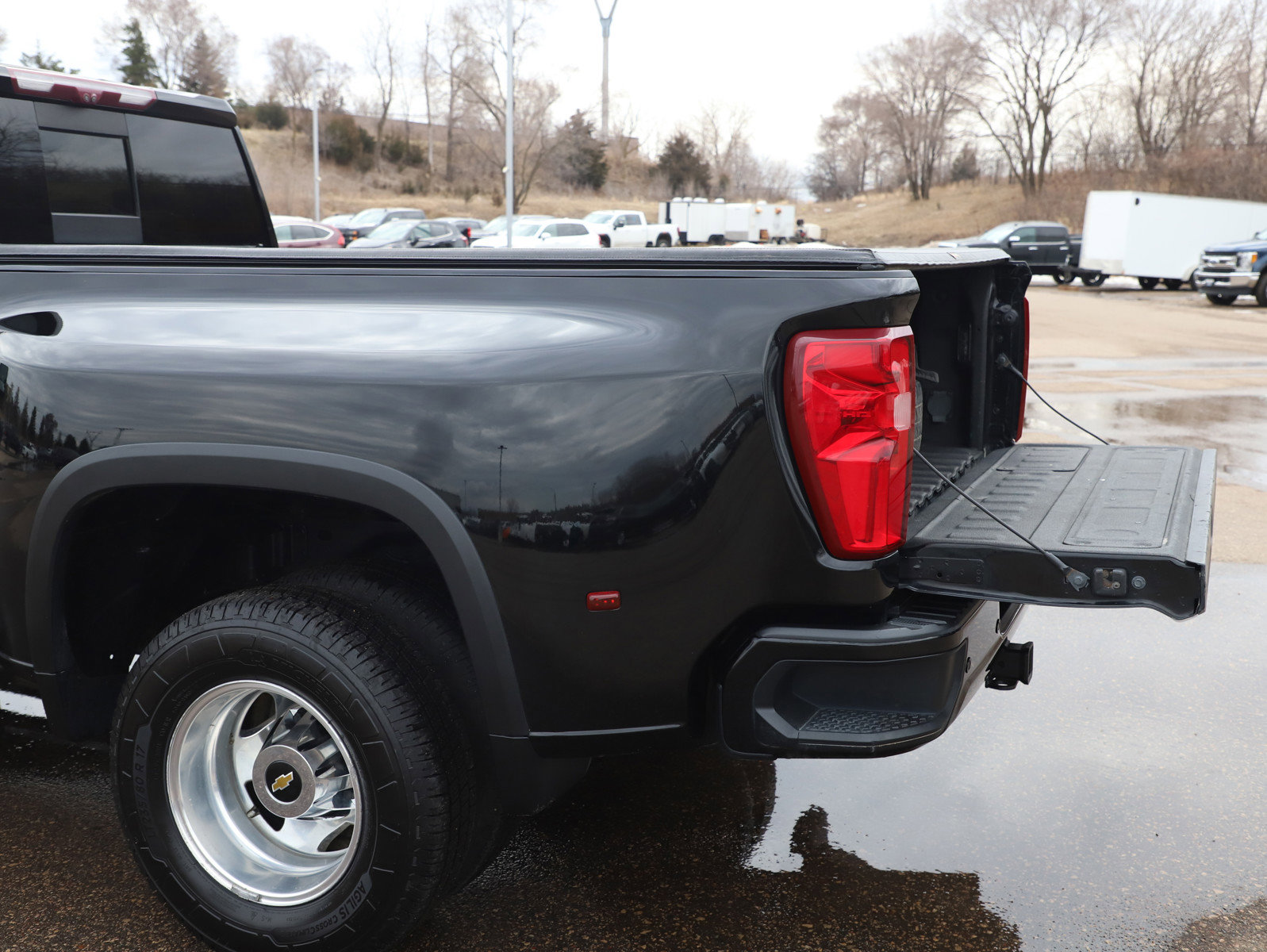 Used 2020 Chevrolet Silverado 3500 High Country w/ Snow Plow Prep/Camper Package AWD/4WD image 9