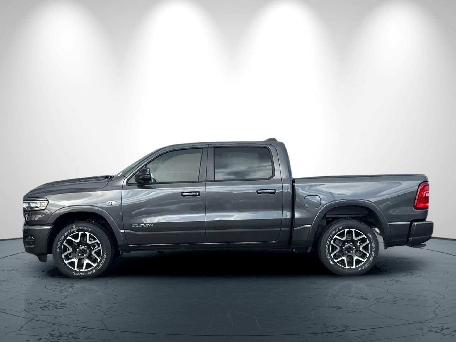 New 2026 RAM 1500 Laramie AWD/4WD image 7