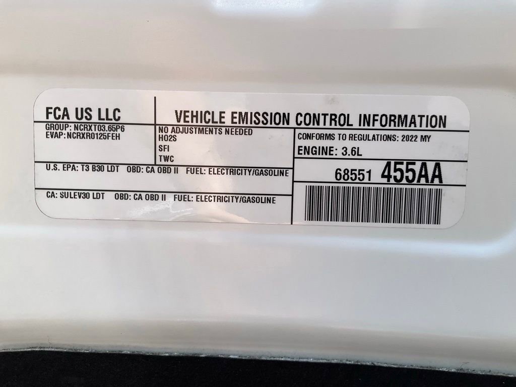 Used 2022 Chrysler Pacifica Touring-L w/ Uconnect Theater Family Group image 14